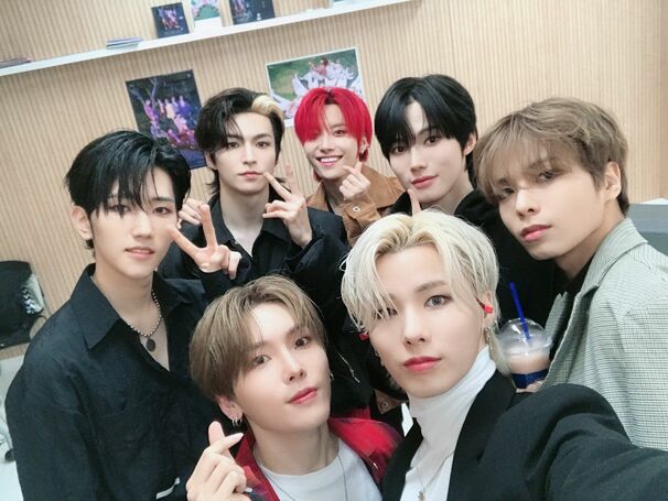 E'LAST (엘라스트)