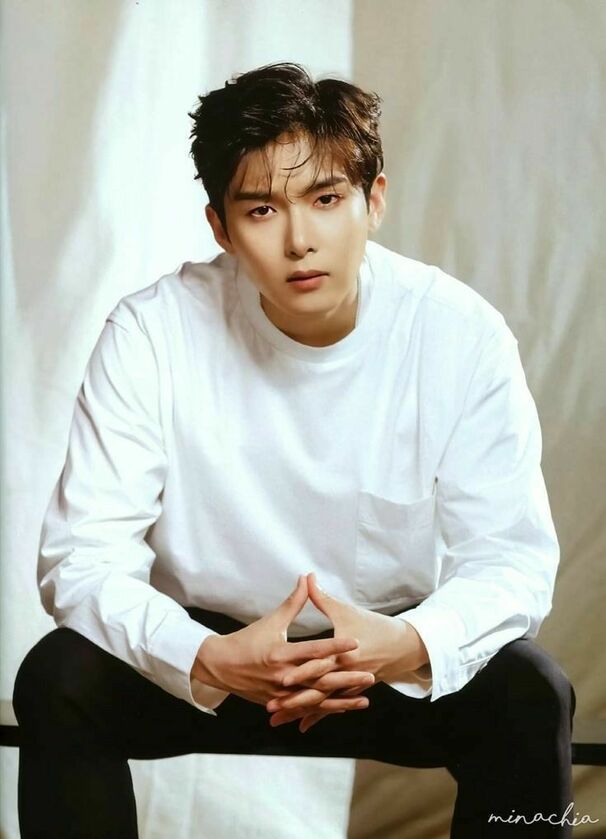 RYEOWOOK (려욱)