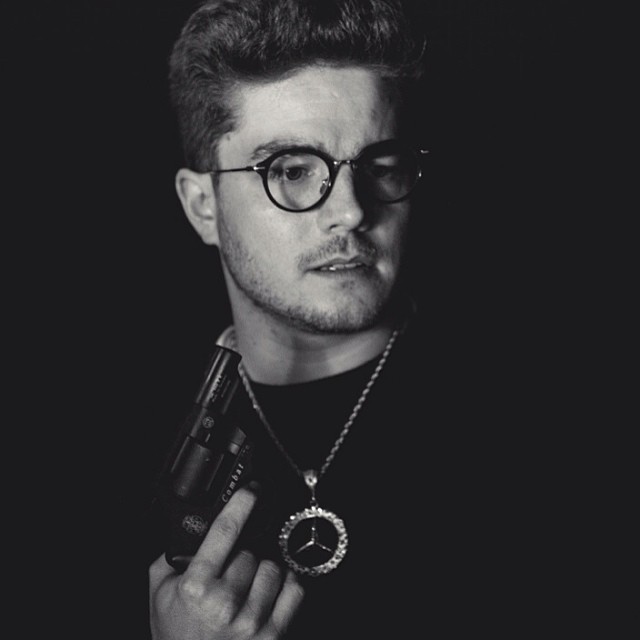 Intro – Instrumental