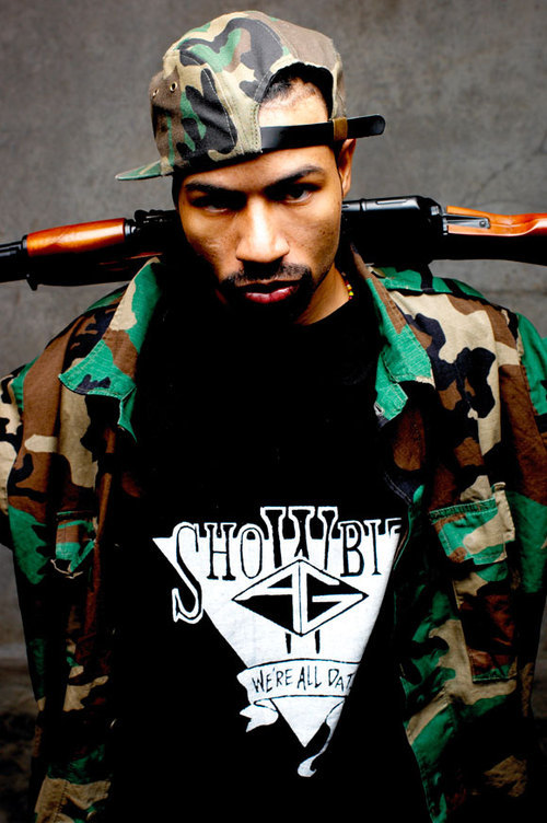 Leave It Alone / Club (Skit)