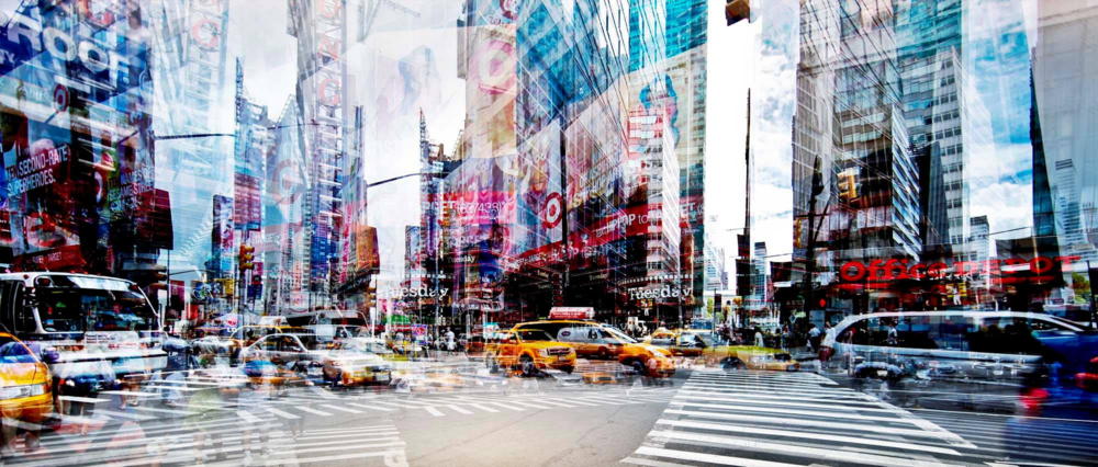 Les semelles côtoient l’bitume