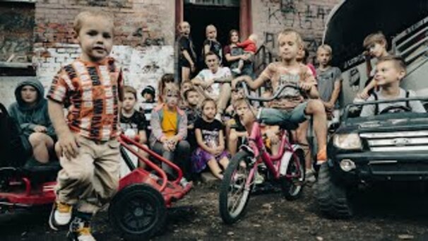 Miasto Boga (feat Dzieciaki z Bobrka)