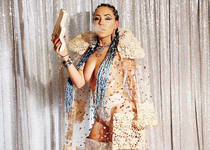 Pussy Make The Rules