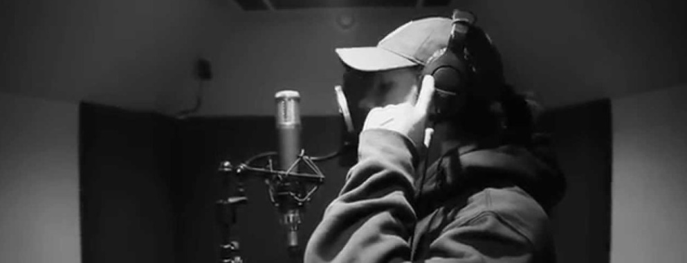 Un homme et un microphone N°1