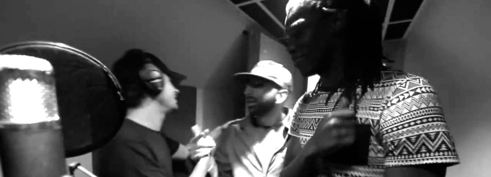 Un homme et un microphone N°2