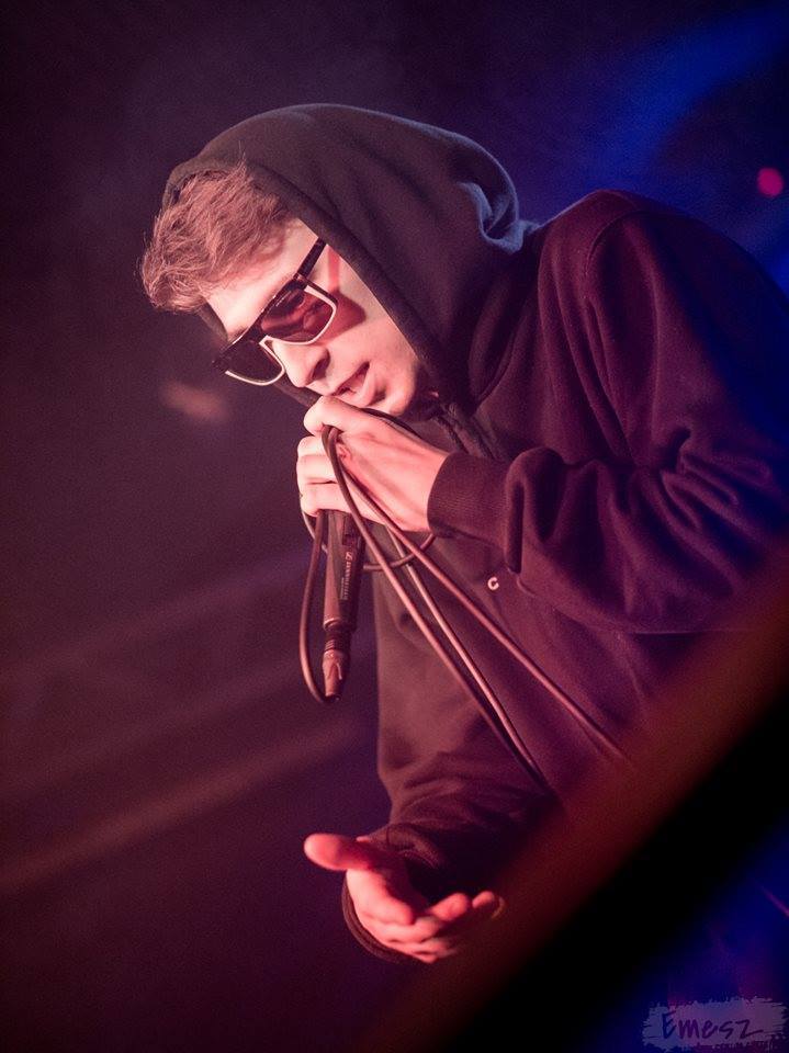 Z deszczu pod rynnę